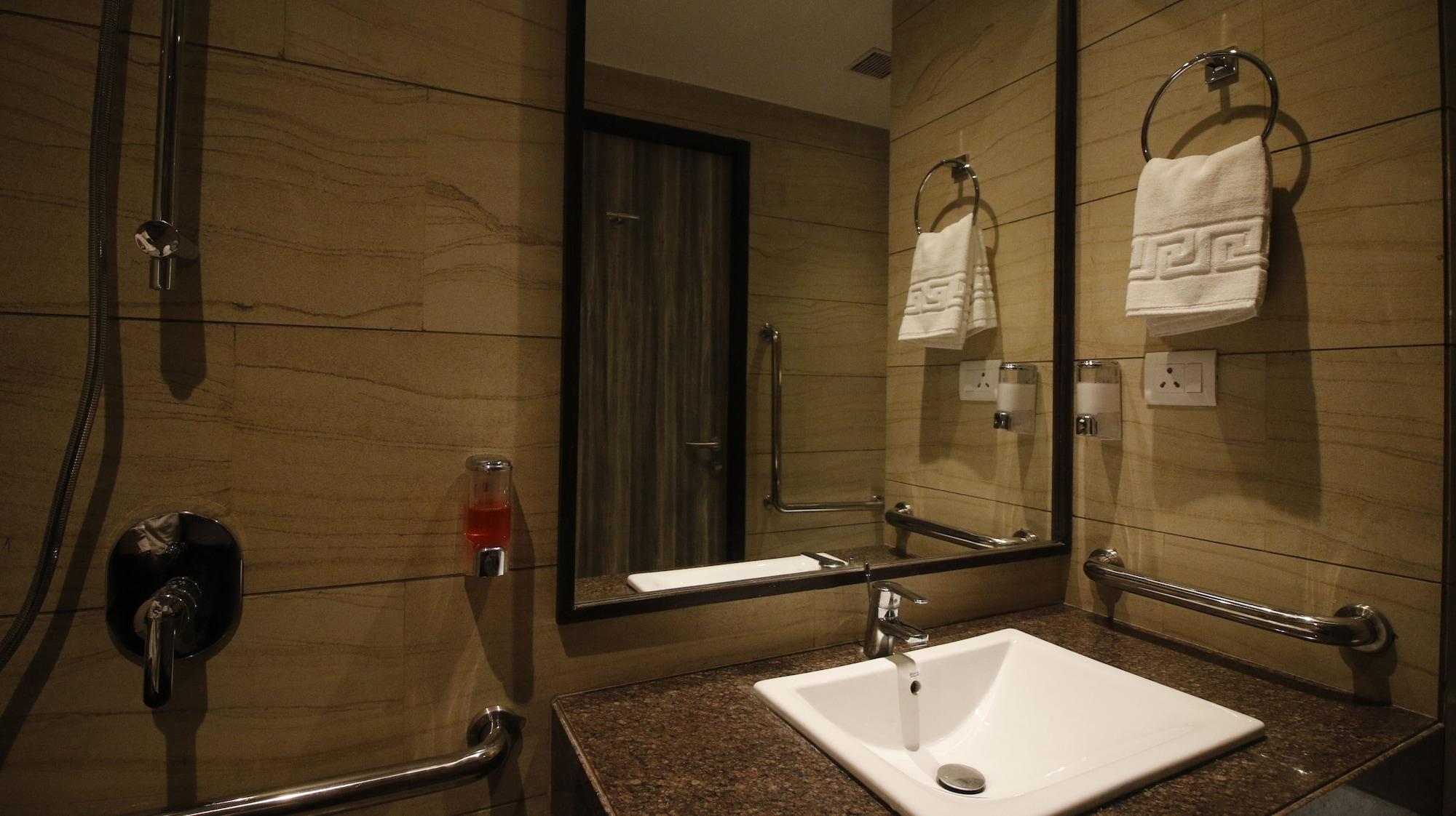 7 Apple Hotel, Vadodara Esterno foto
