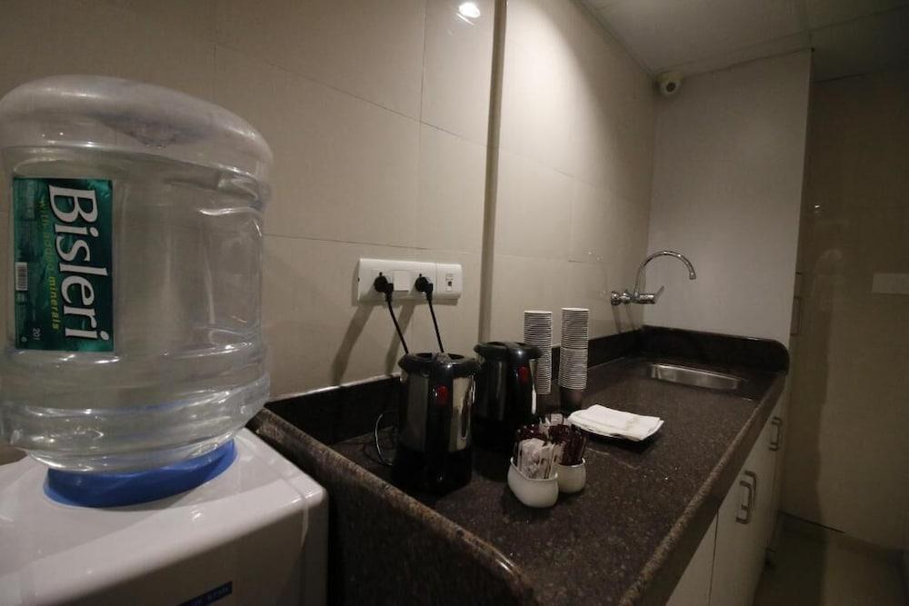 7 Apple Hotel, Vadodara Esterno foto