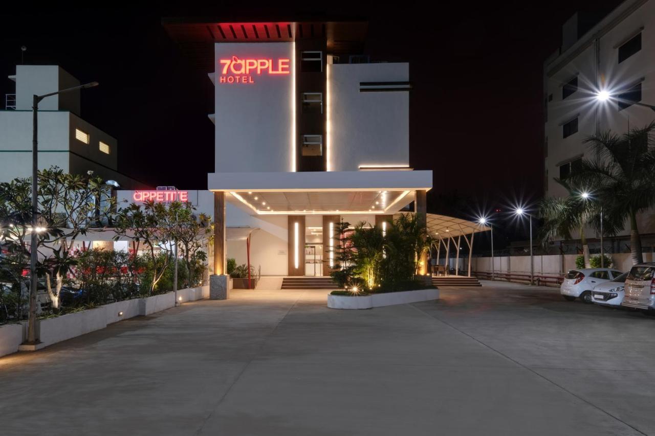 7 Apple Hotel, Vadodara Esterno foto