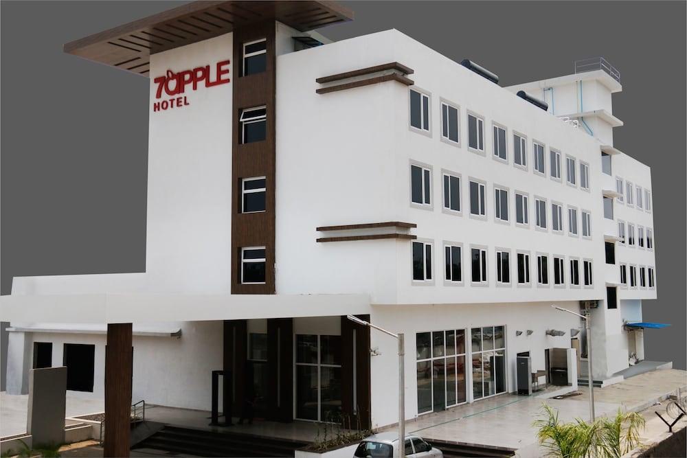 7 Apple Hotel, Vadodara Esterno foto