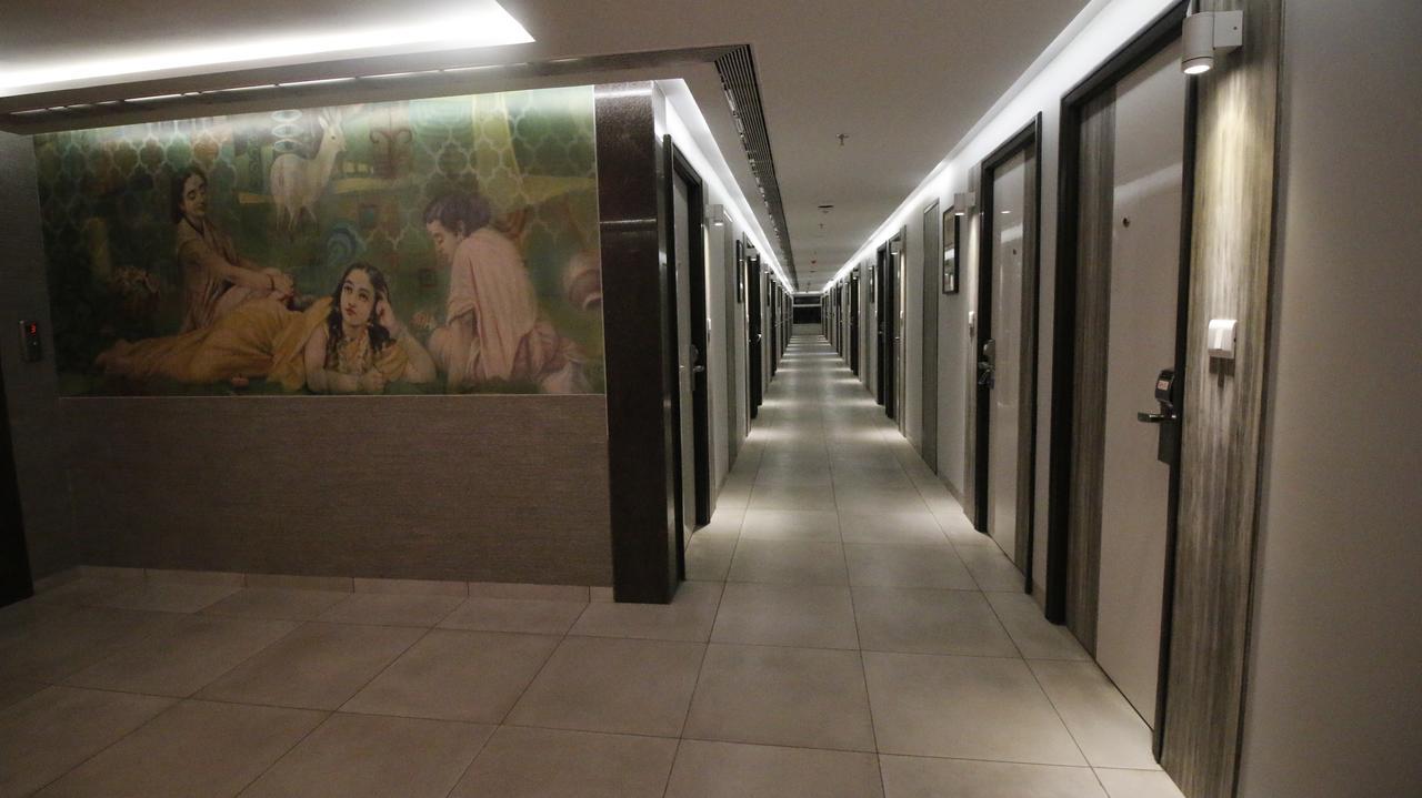 7 Apple Hotel, Vadodara Esterno foto
