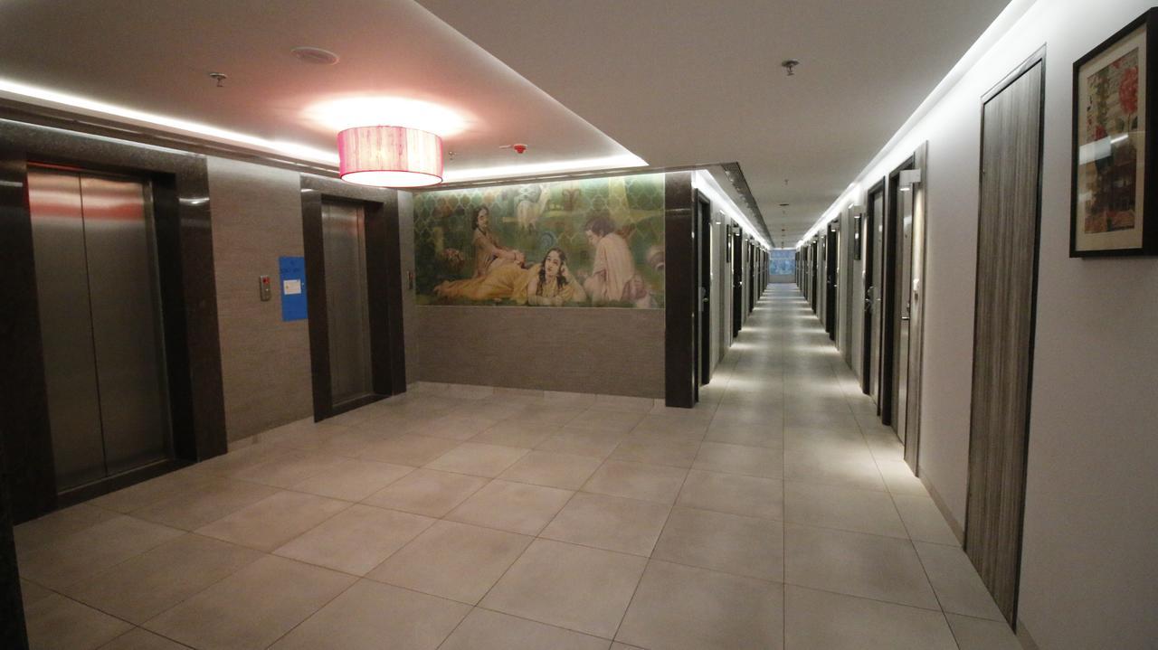 7 Apple Hotel, Vadodara Esterno foto
